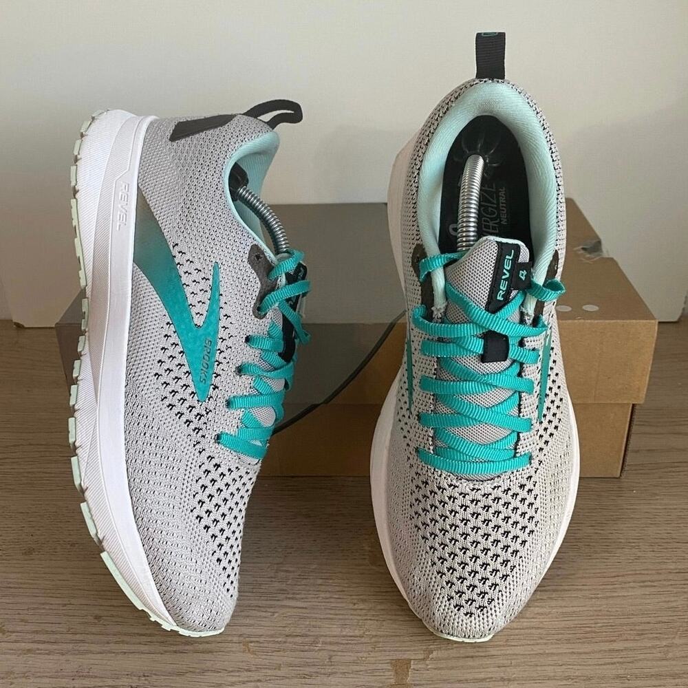Brooks Revel 4 Turquoise/Grey Women Running Sneakers 1203371B073- SZ 8.5